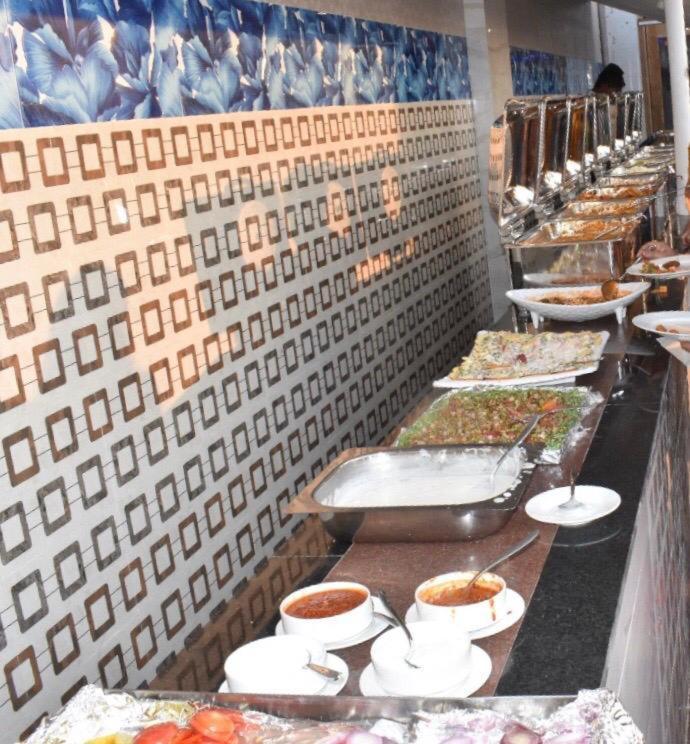 Hotel Royal Country Club Varanasi Exterior foto